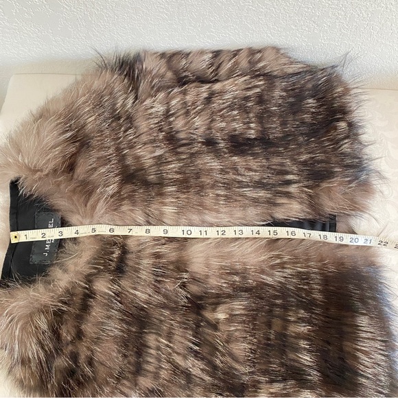 J. Mendel Fur cape - Picture 3 of 9